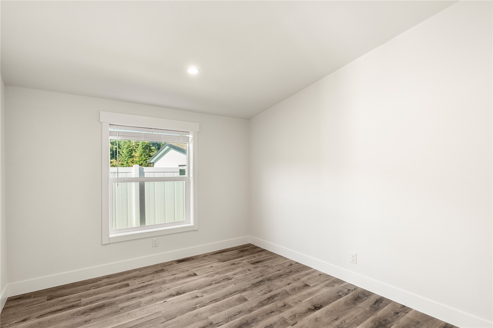 1019 Stanford Drive 65 Property Photo 15