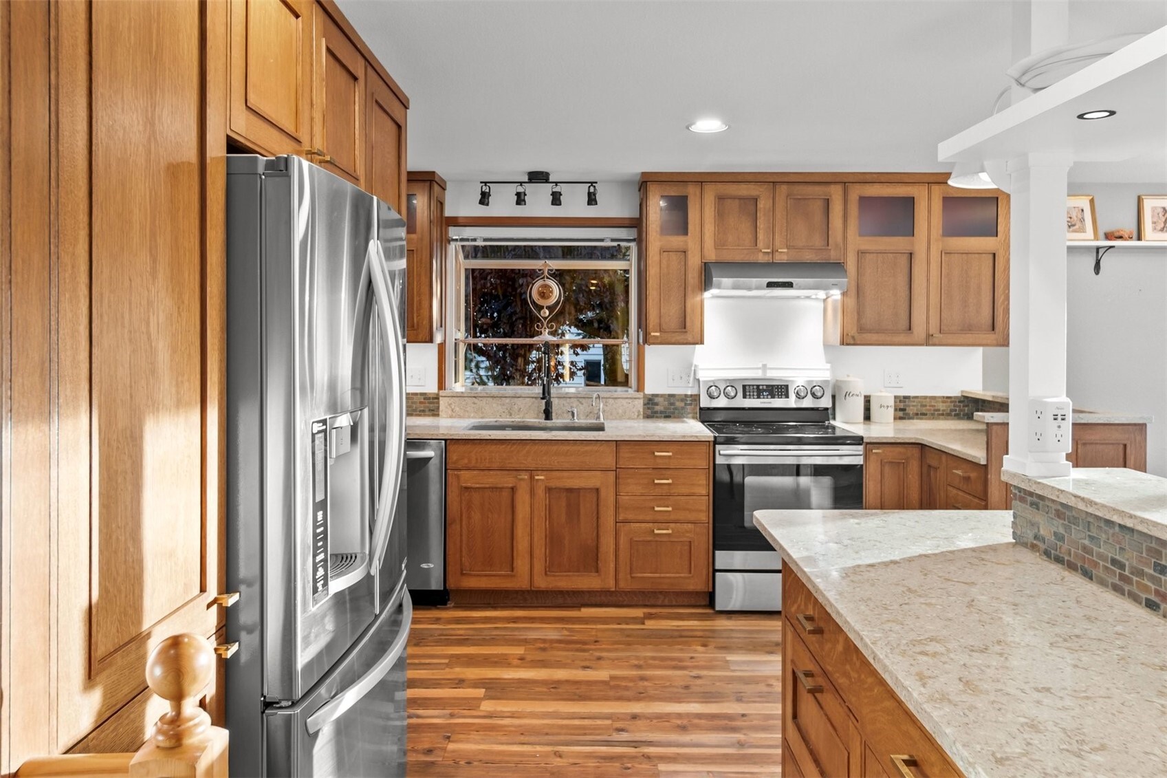 8702 54th Place Property Photo 6