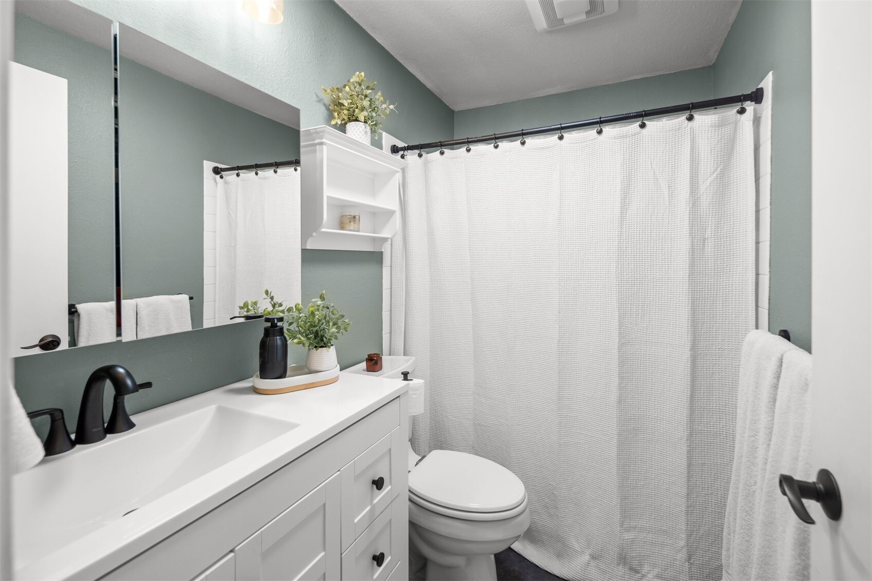 8702 54th Place Property Photo 10