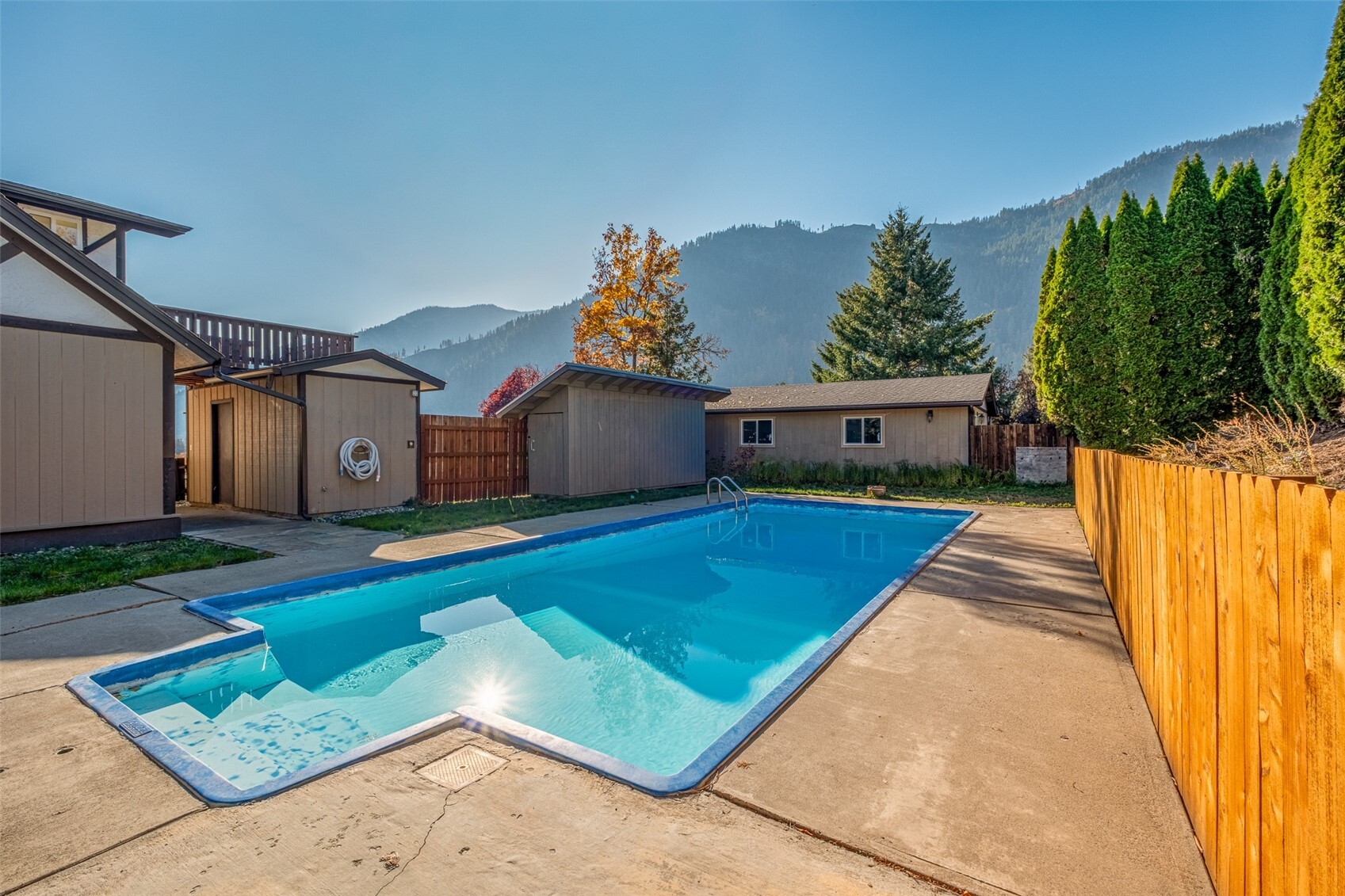 10285 Ski Hill Drive Property Photo 8