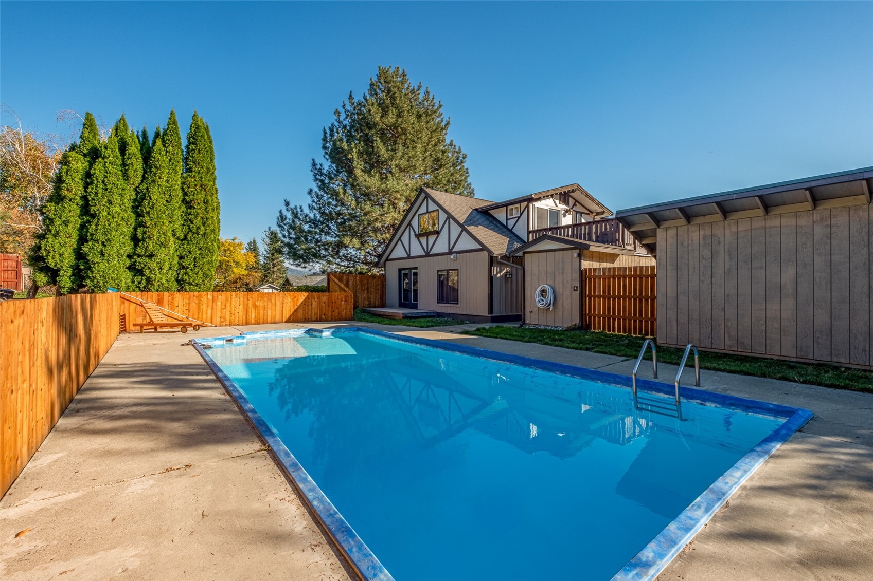10285 Ski Hill Drive Property Photo 9