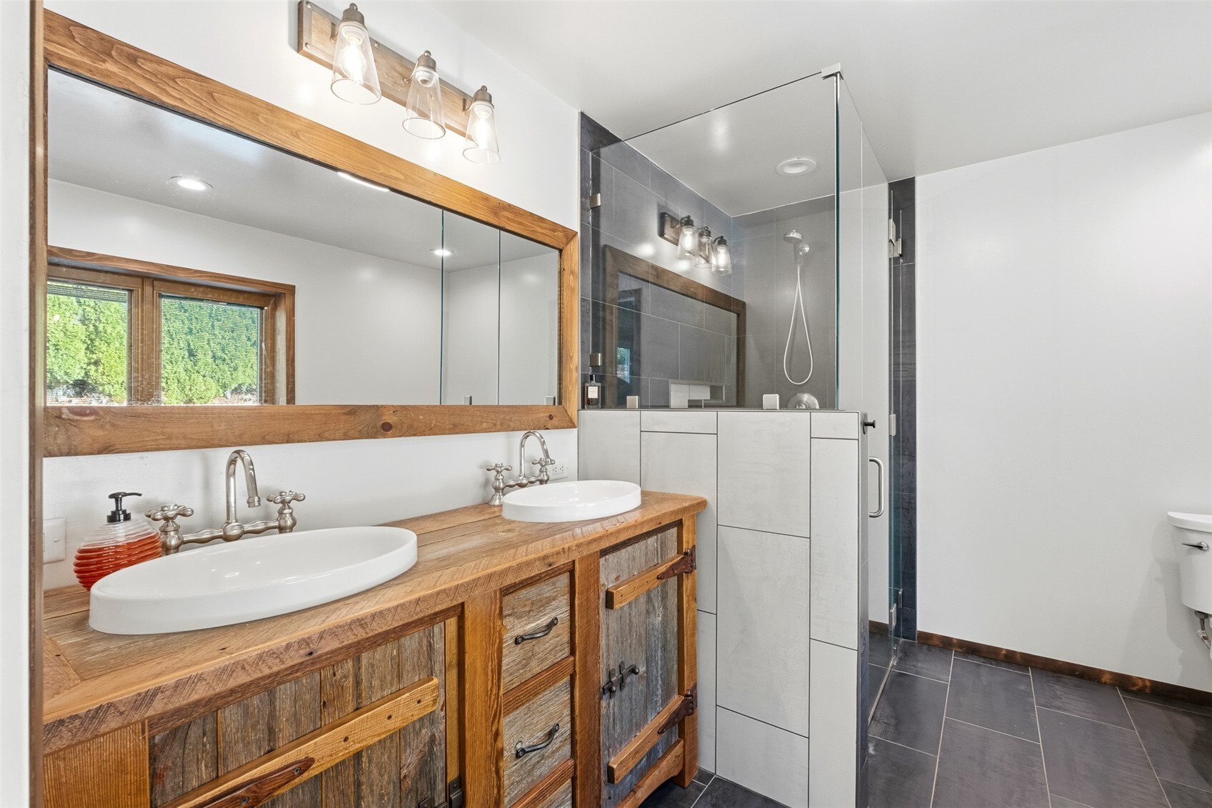10285 Ski Hill Drive Property Photo 30