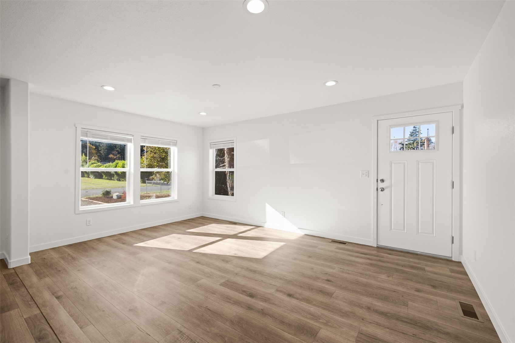 2013 E 4th Avenue Property Photo 5