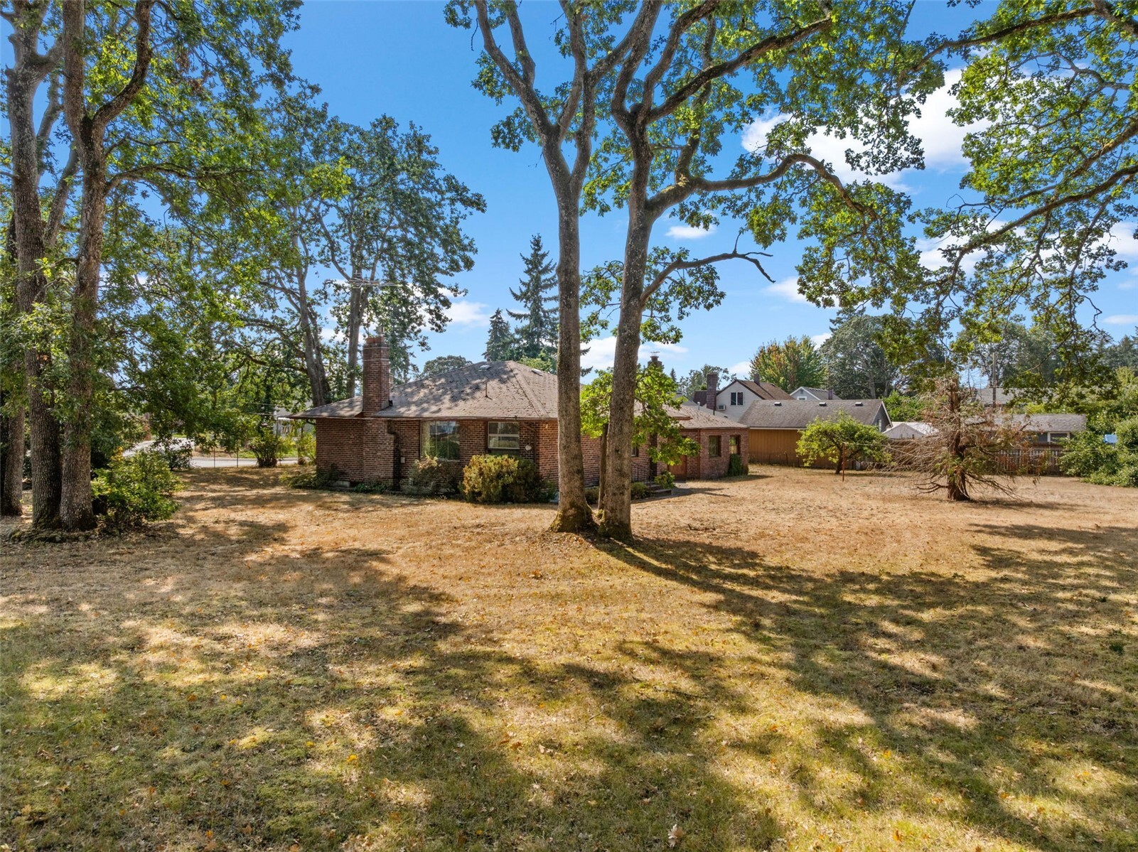 15202 Washington Avenue Property Photo 6