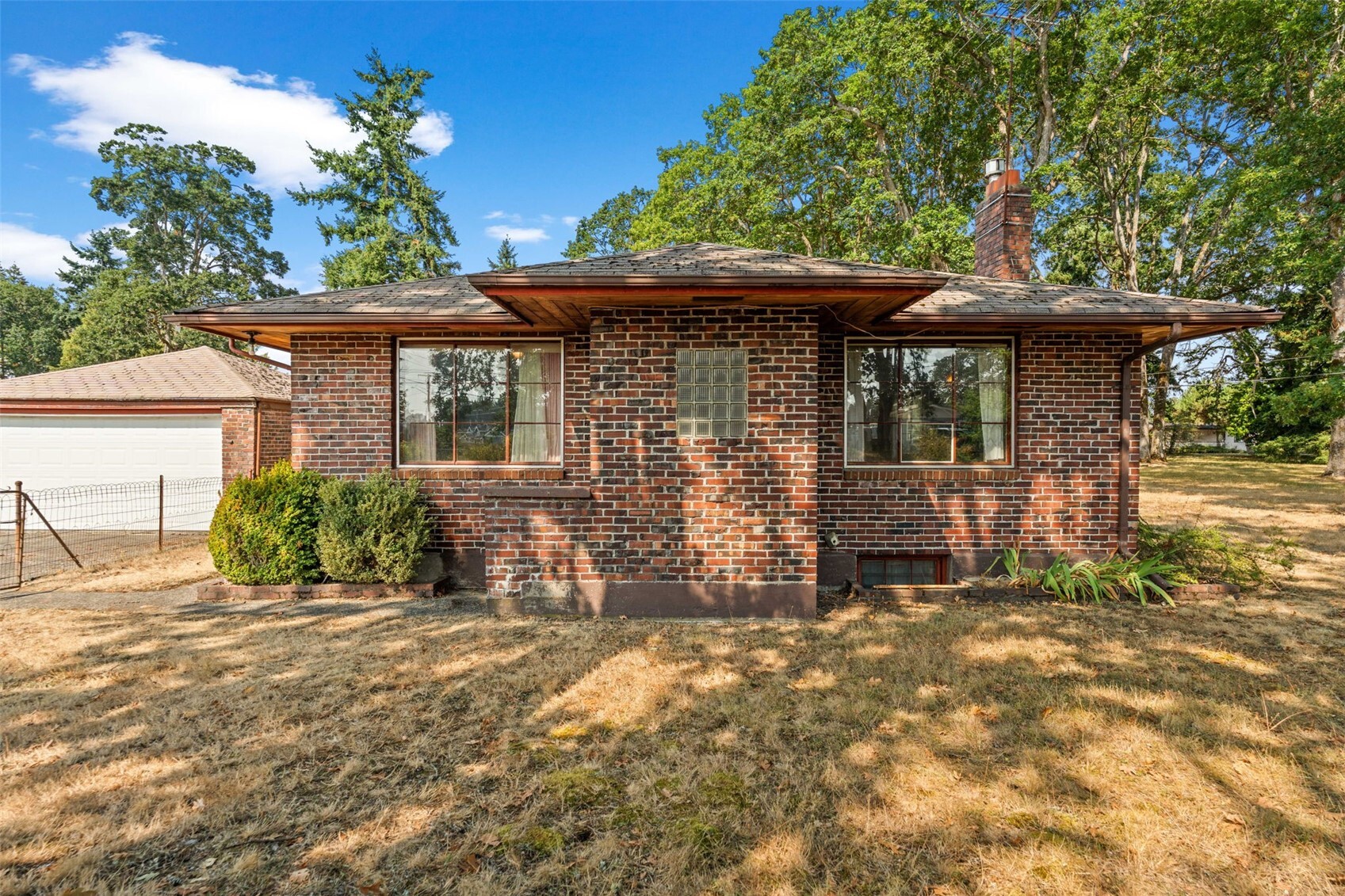 15202 Washington Avenue Property Photo 9