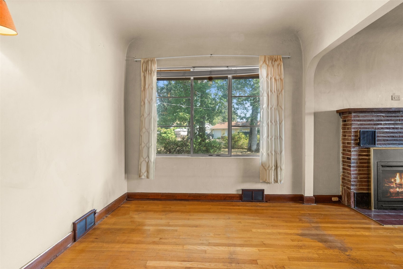 15202 Washington Avenue Property Photo 15