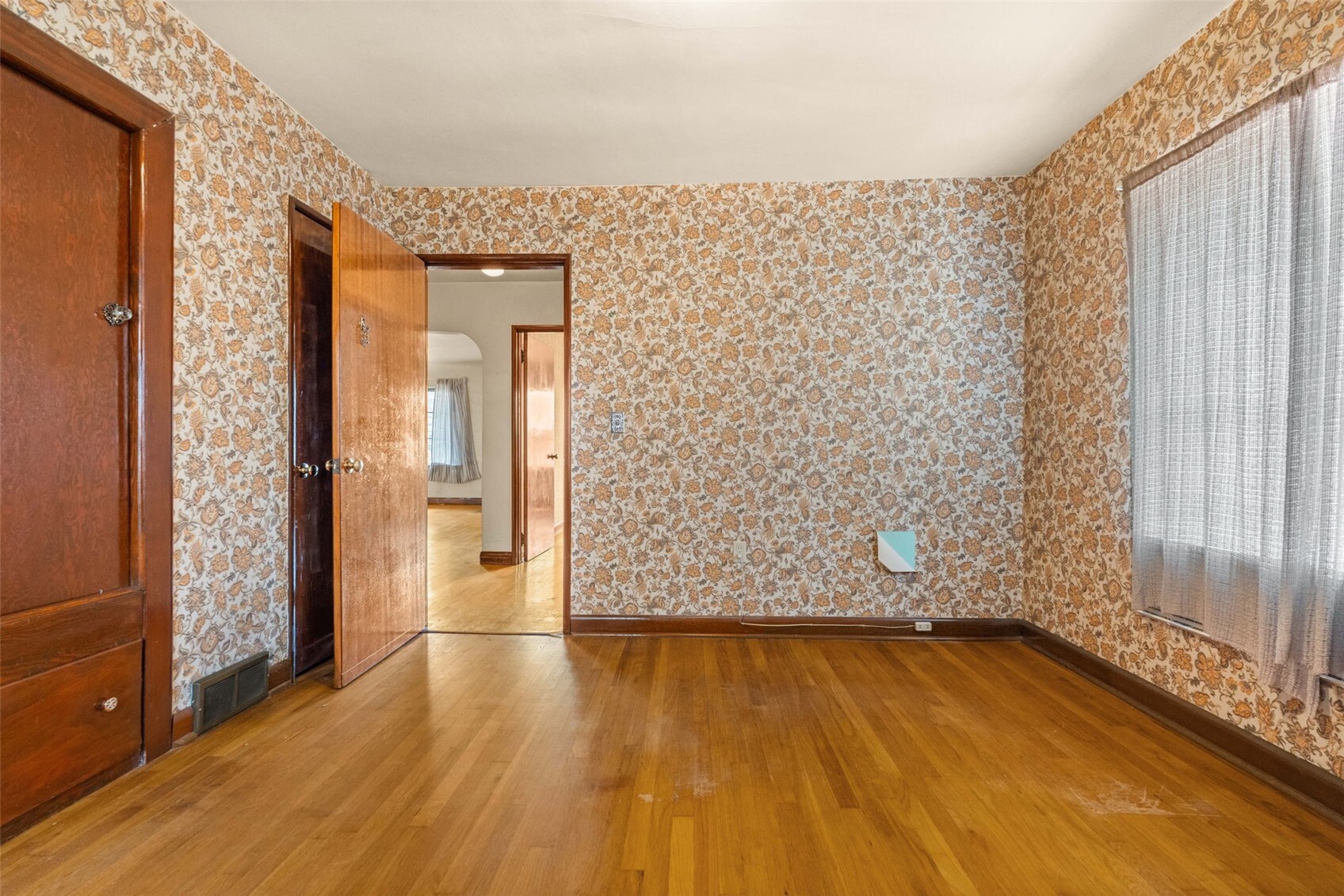 15202 Washington Avenue Property Photo 24
