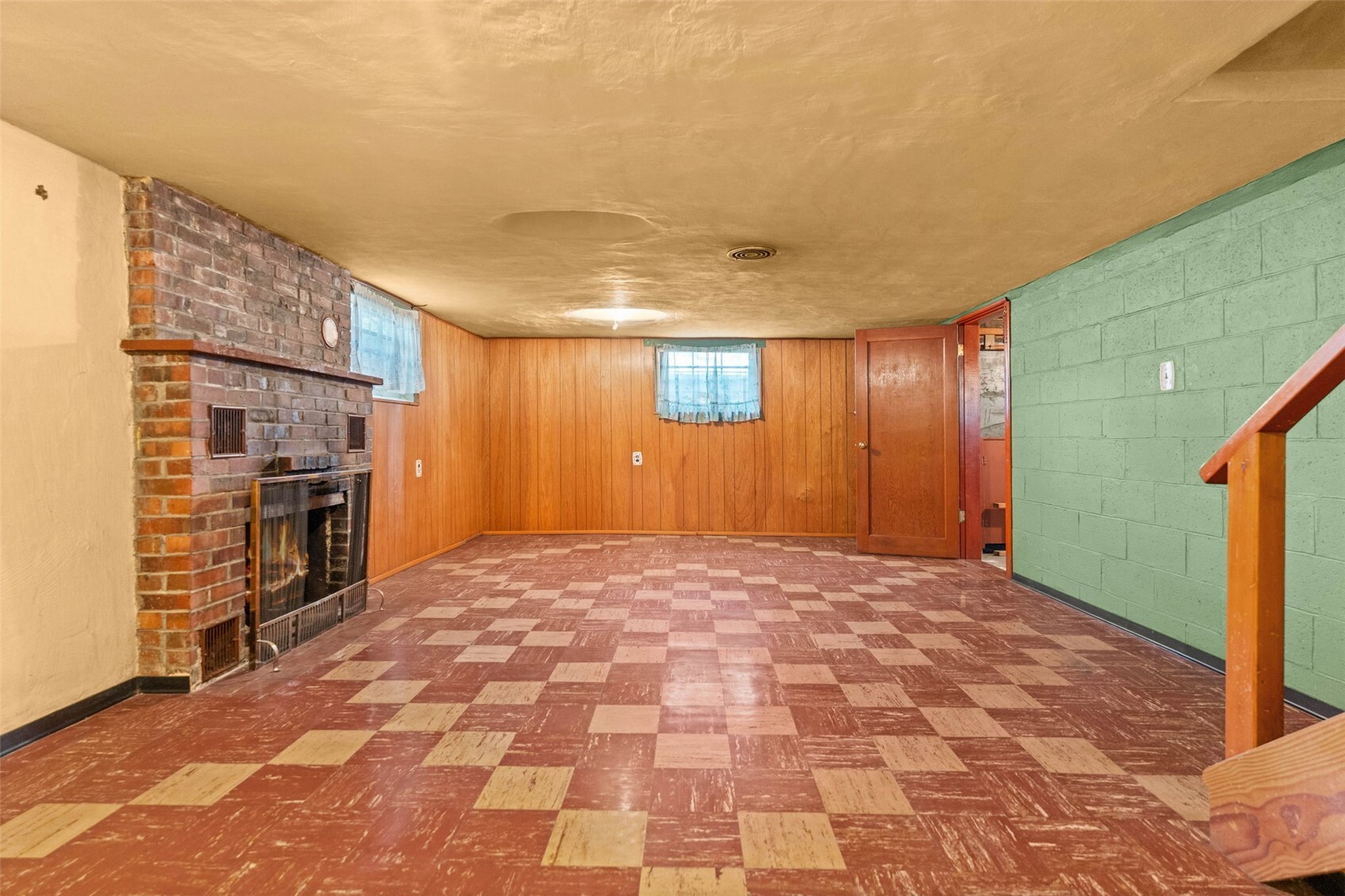 15202 Washington Avenue Property Photo 27