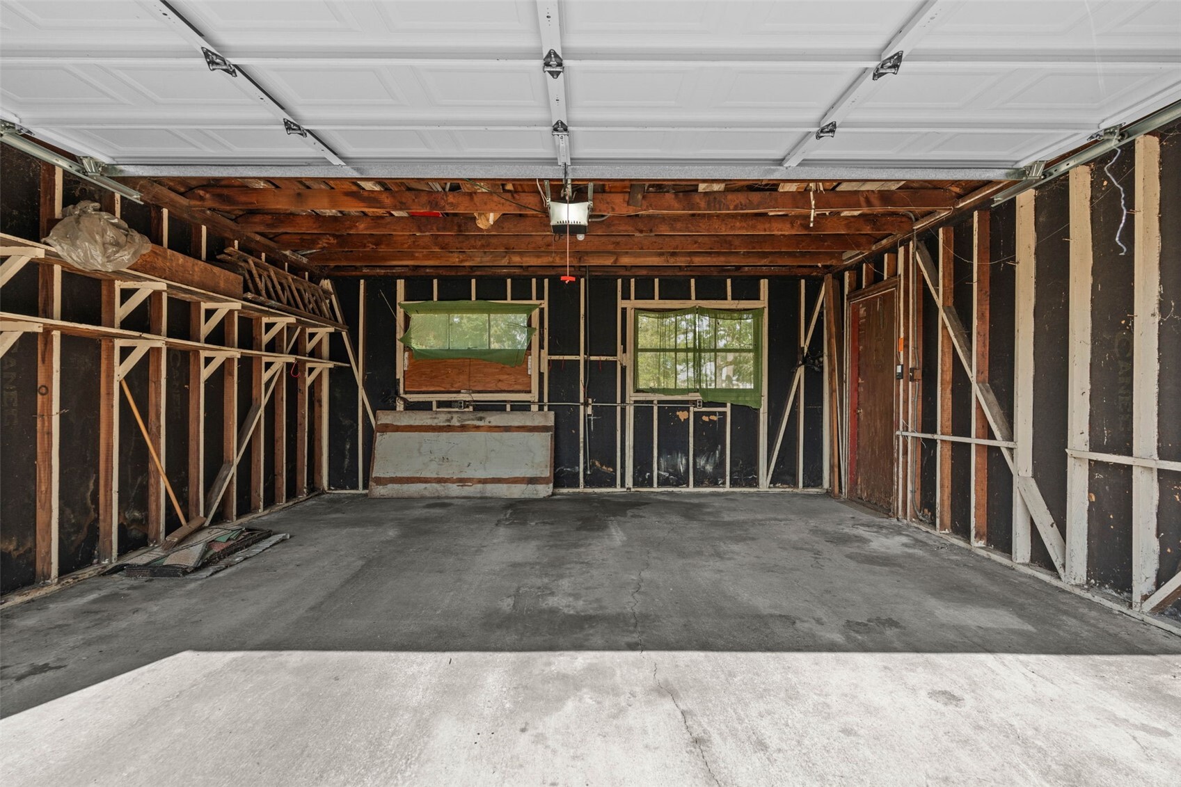 15202 Washington Avenue Property Photo 35