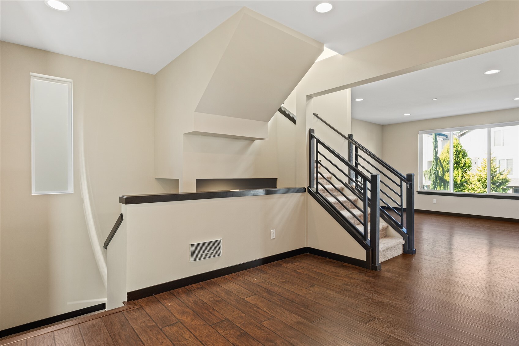 15111 13th Place Property Photo 6