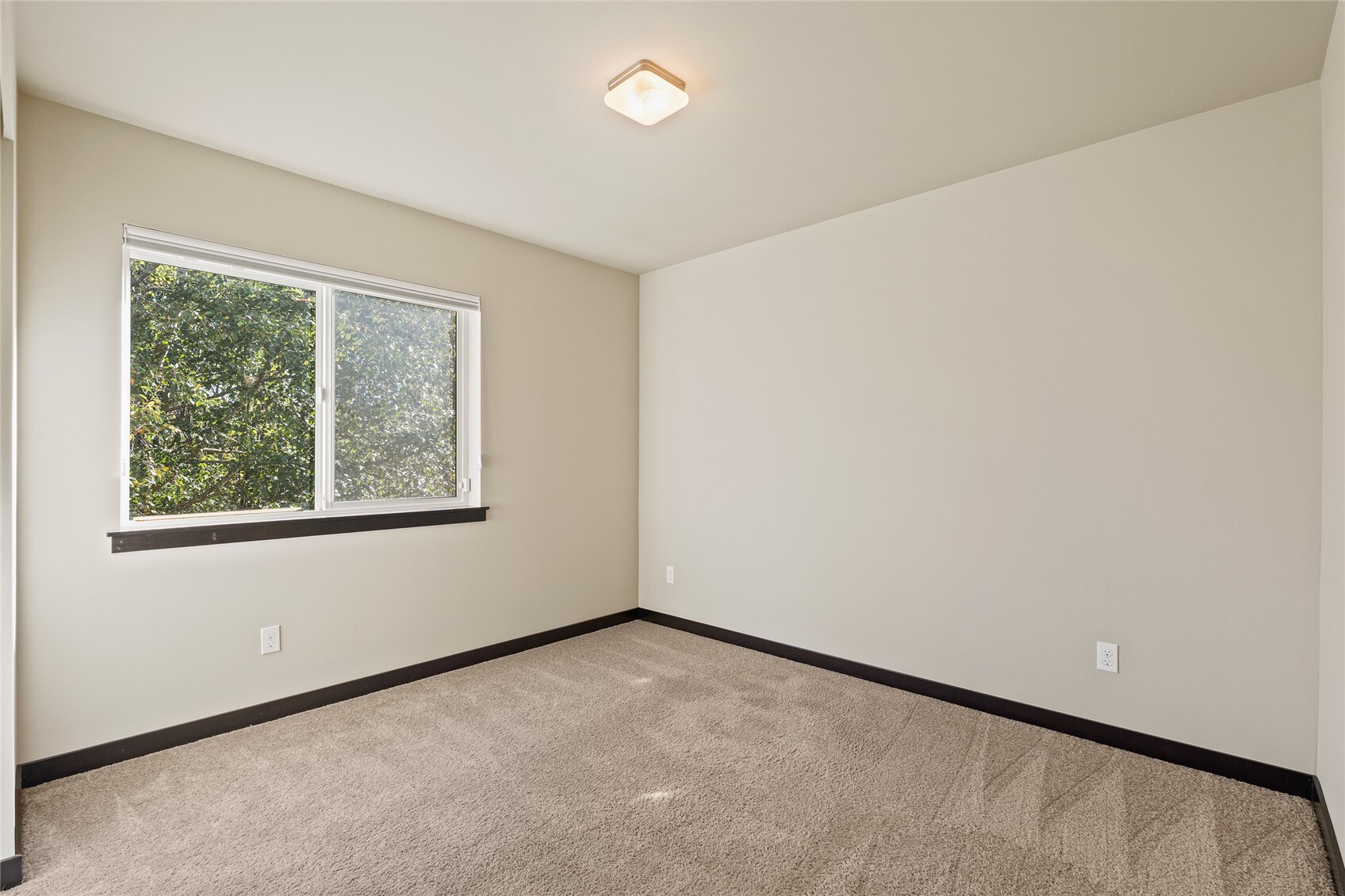 15111 13th Place Property Photo 15