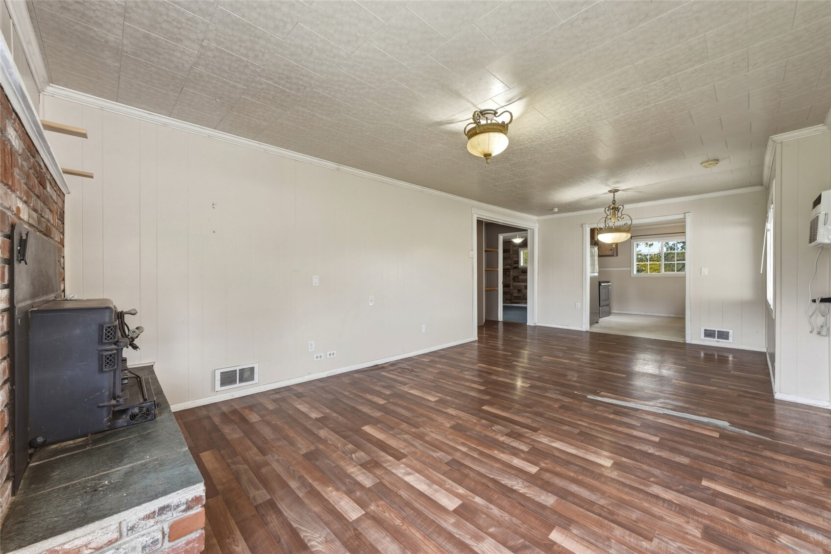 85183 Highway 11 Property Photo 7