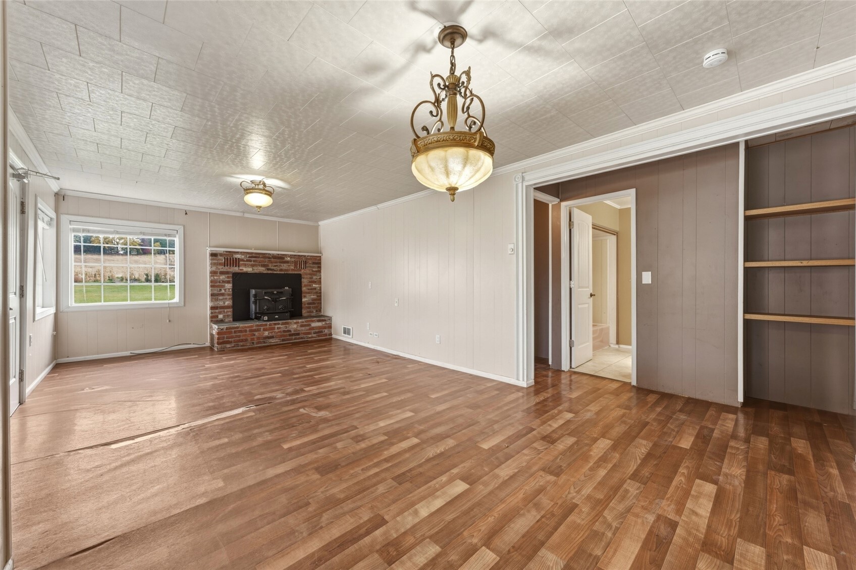 85183 Highway 11 Property Photo 9