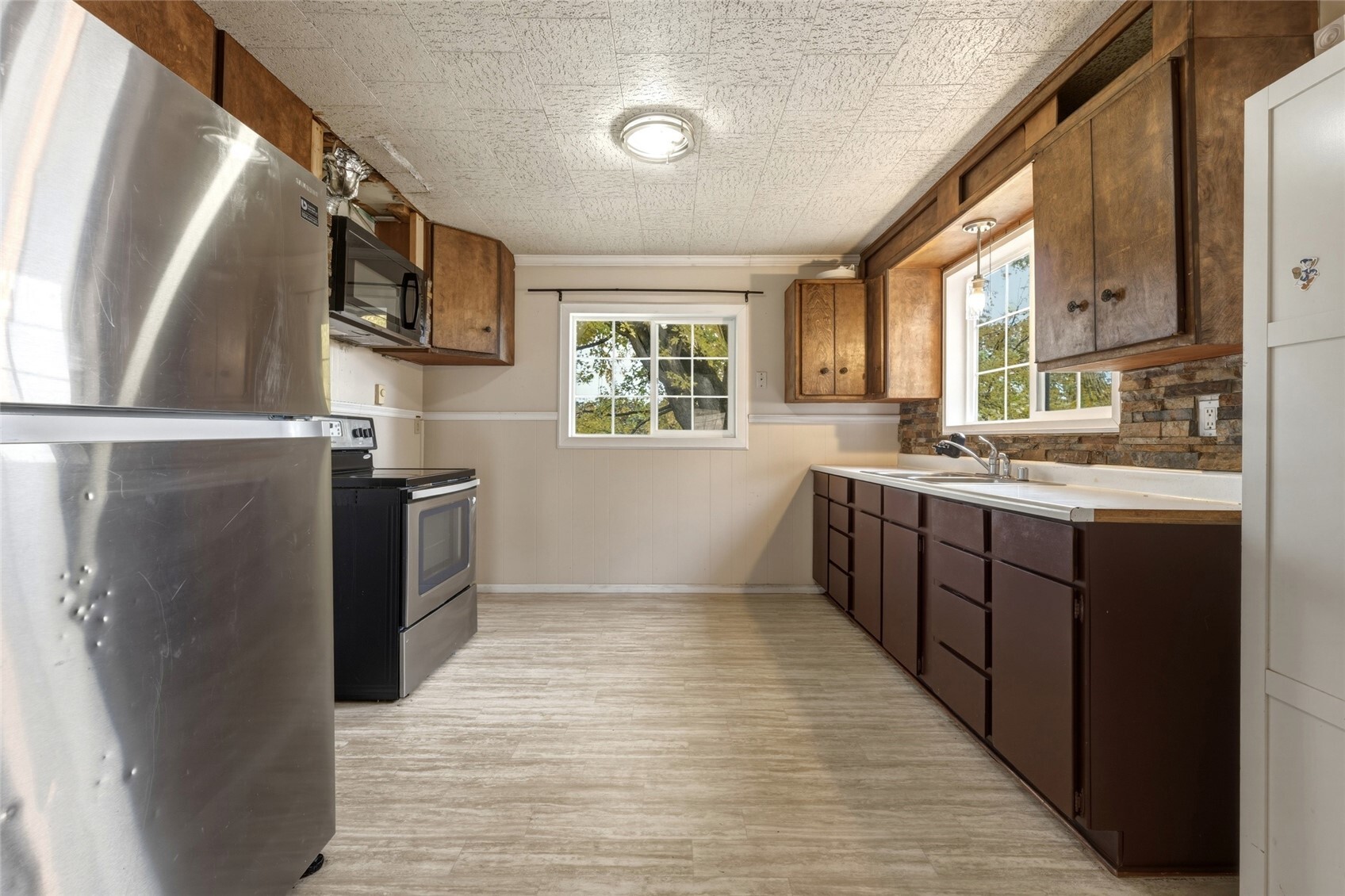 85183 Highway 11 Property Photo 11