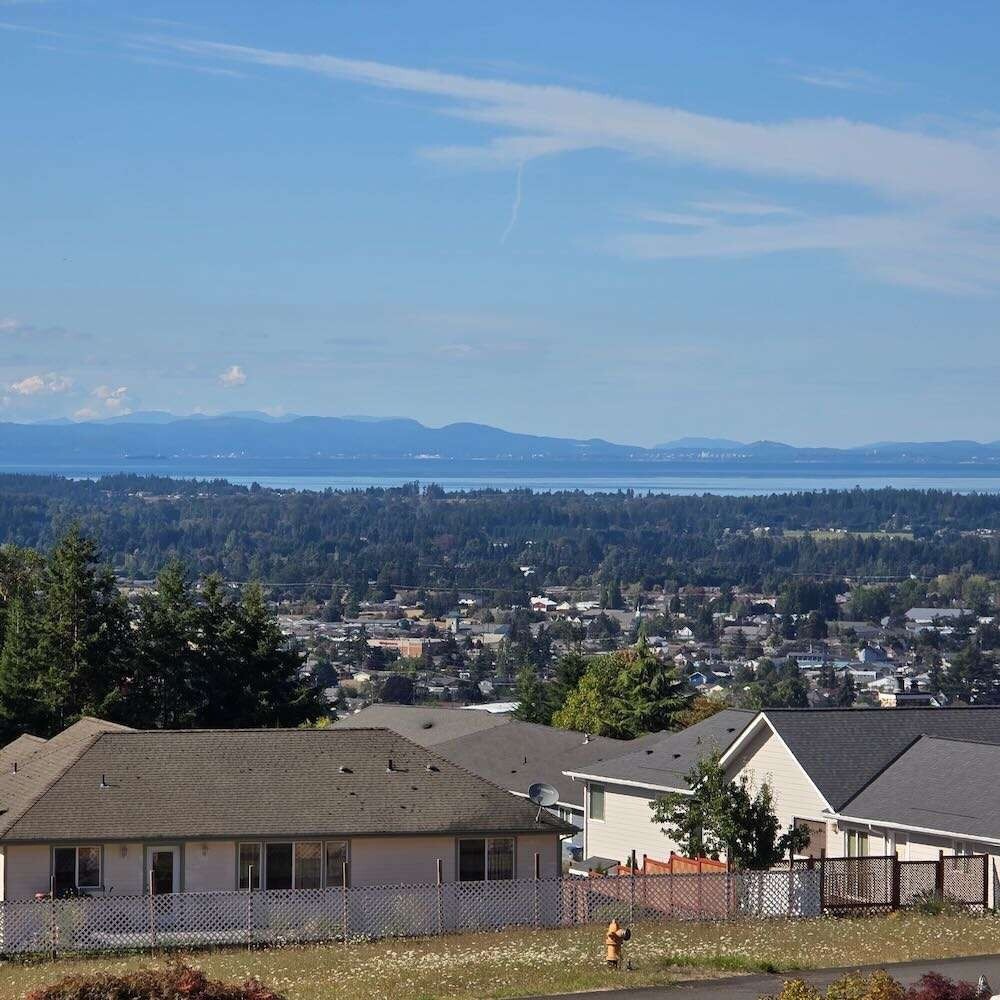 111 Sapphire Place Property Photo 3