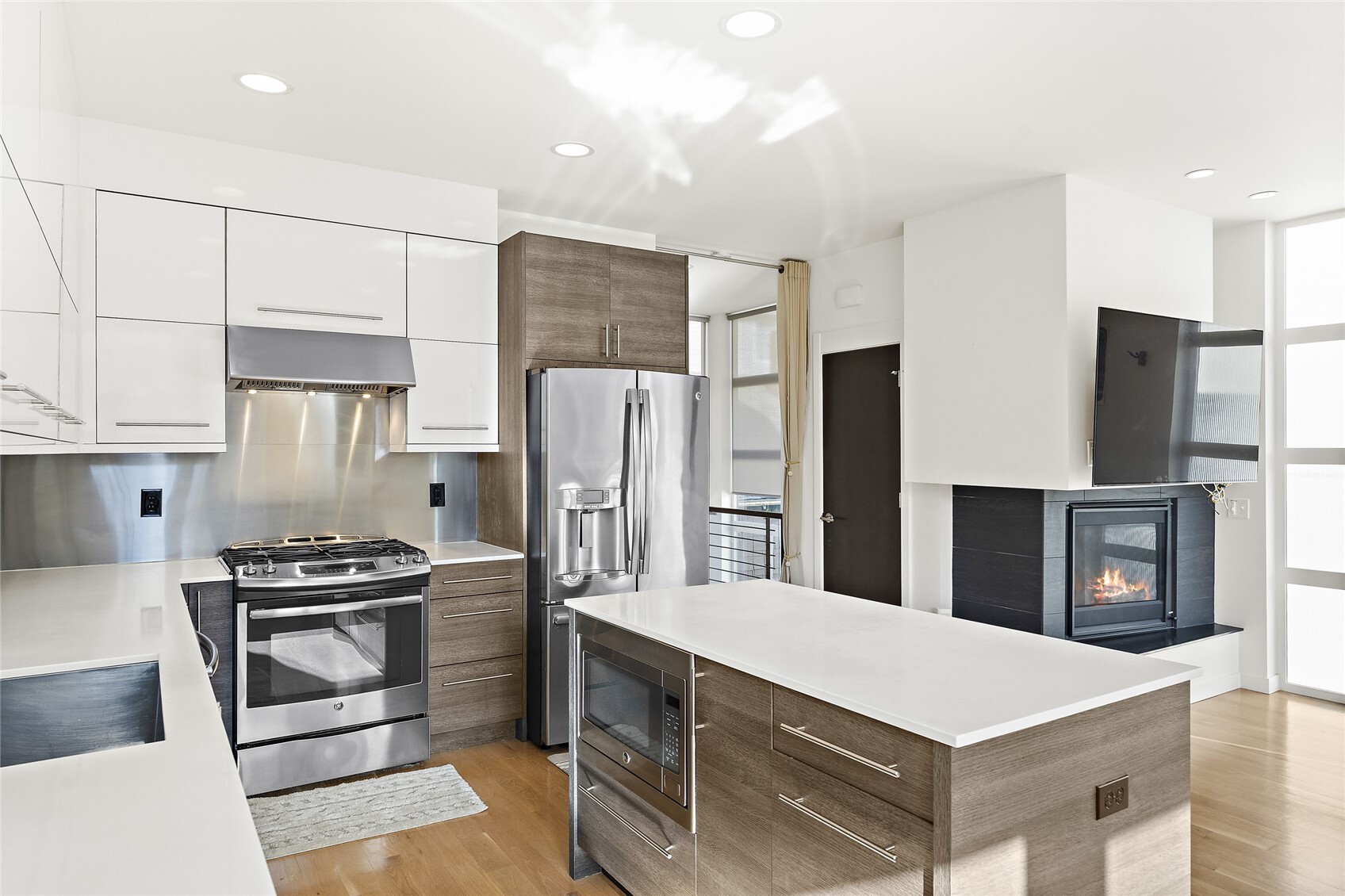1209 6th Avenue Property Photo 9
