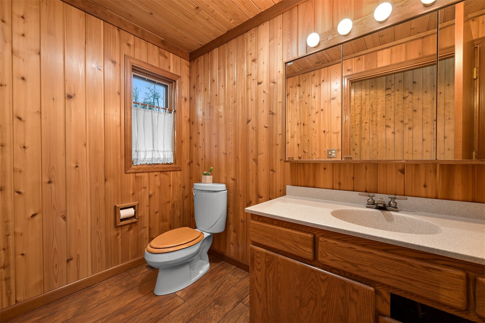 9385 Stein Road Property Photo 4
