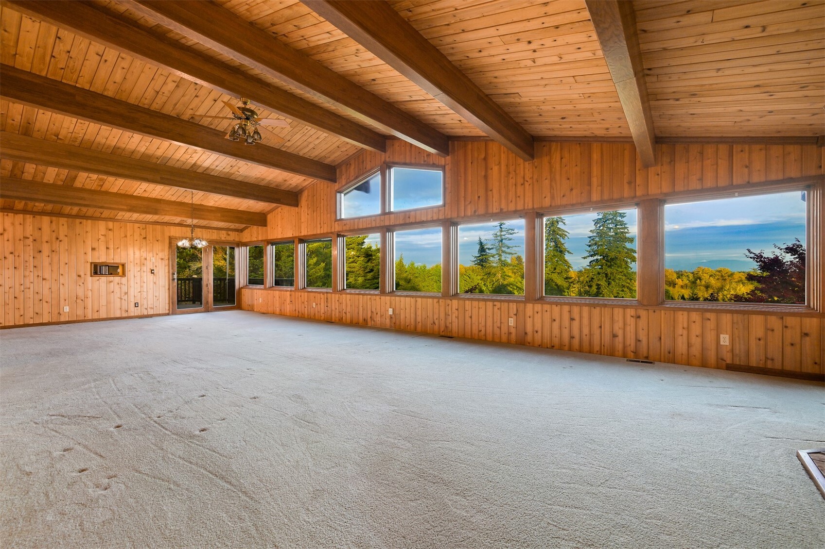 9385 Stein Road Property Photo 10