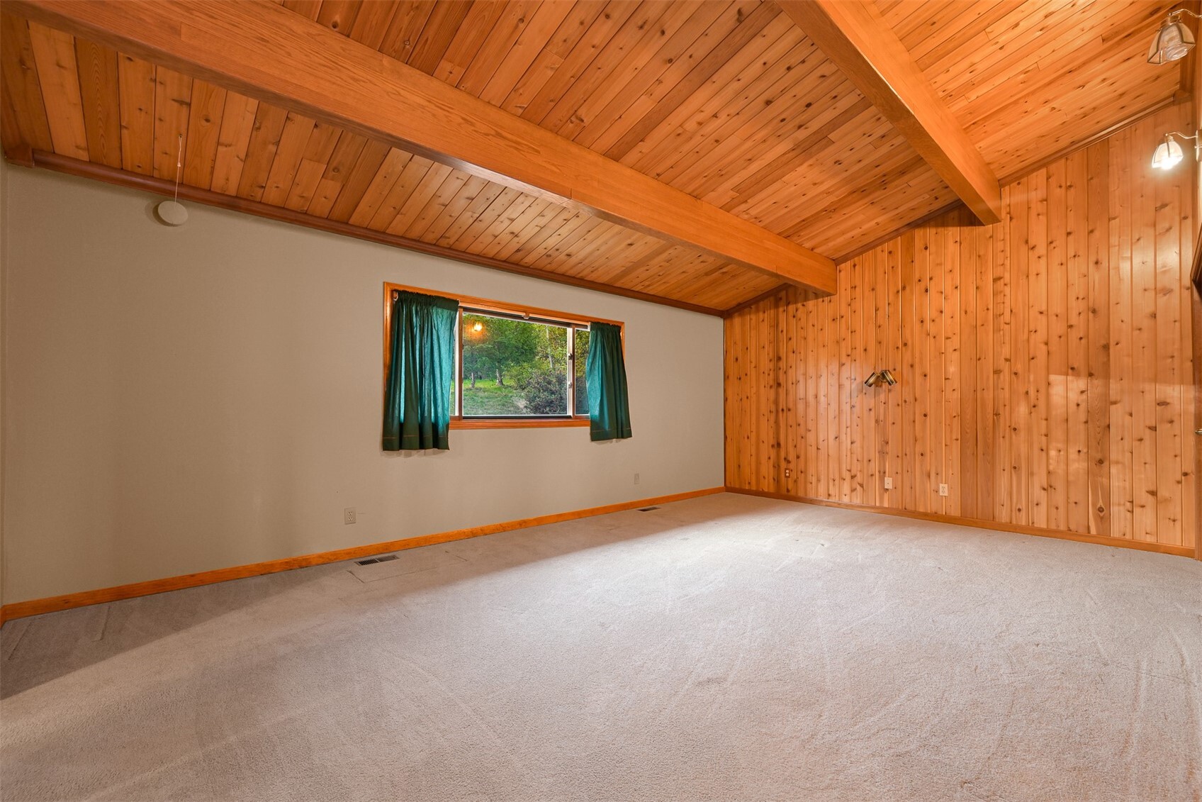 9385 Stein Road Property Photo 13