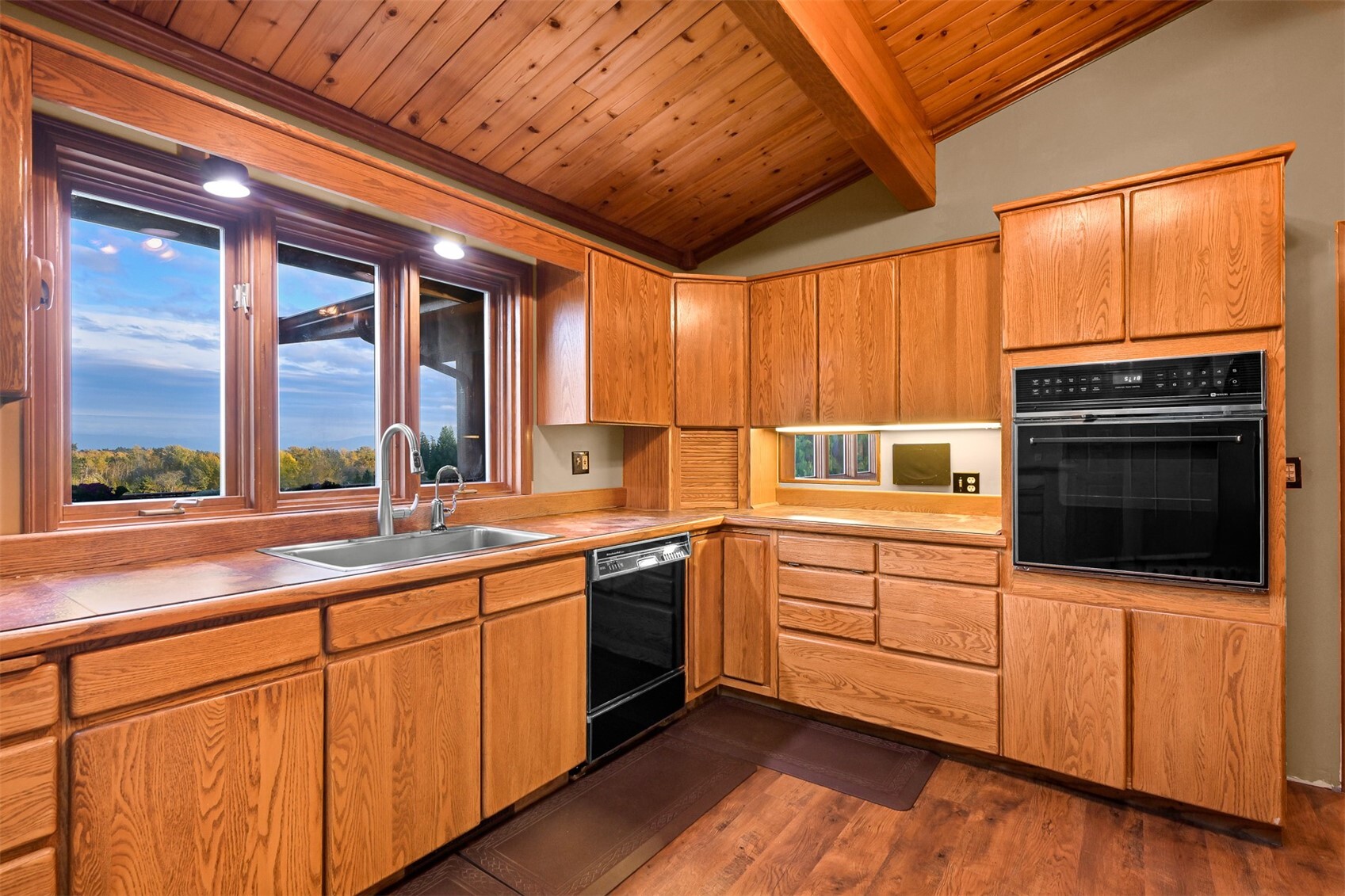 9385 Stein Road Property Photo 15