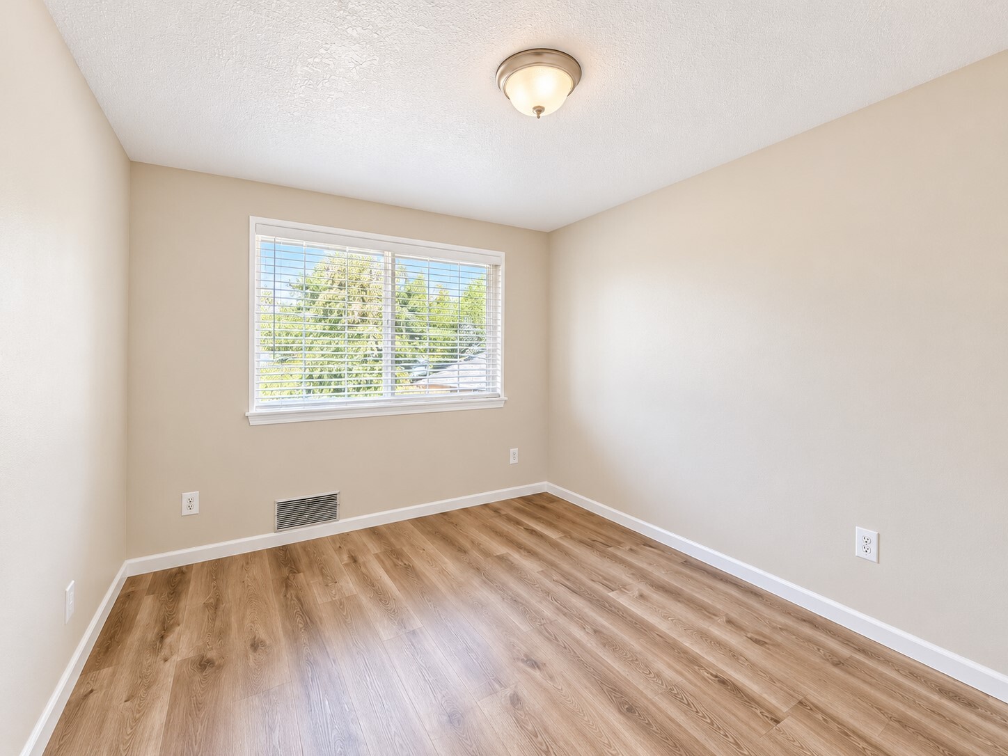 12016 153rd Street Property Photo 24