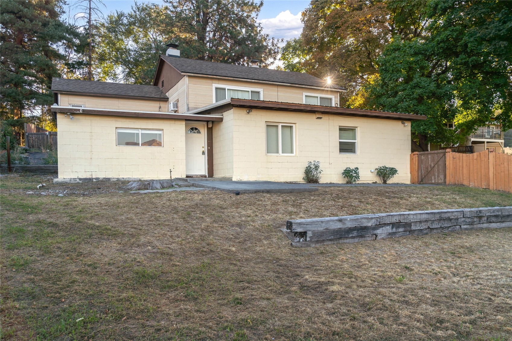 2500 Sunset Hwy Property Photo 1