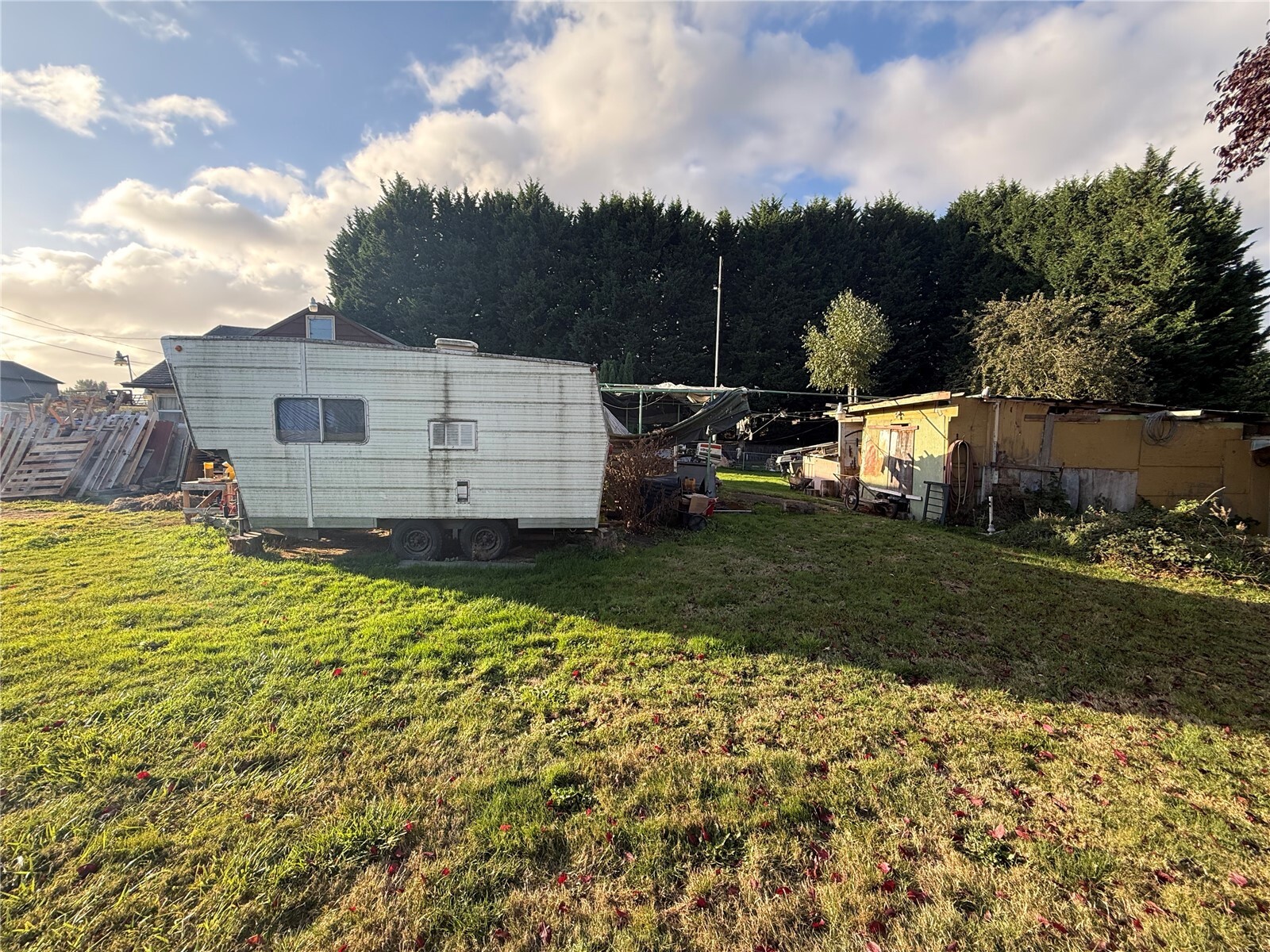 1425 River Road Property Photo 13