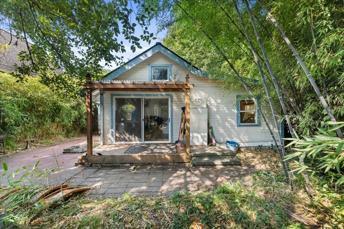 8730 Palatine Avenue Property Photo 1