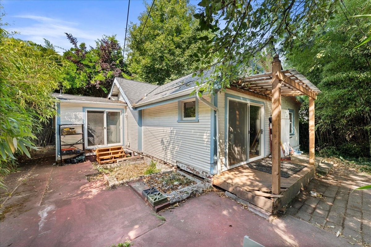 8730 Palatine Avenue Property Photo 4