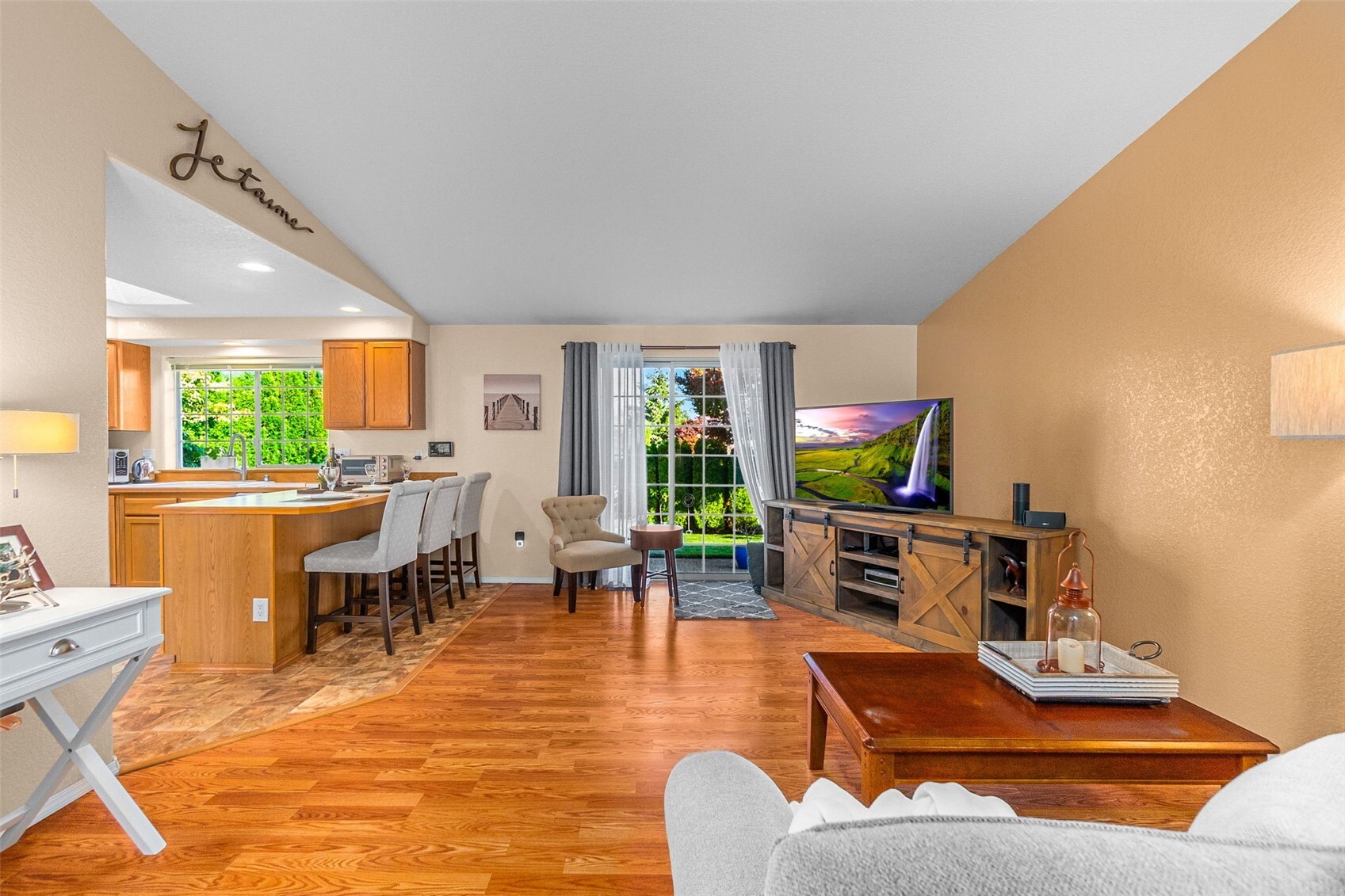 6100 60th Court Property Photo 11