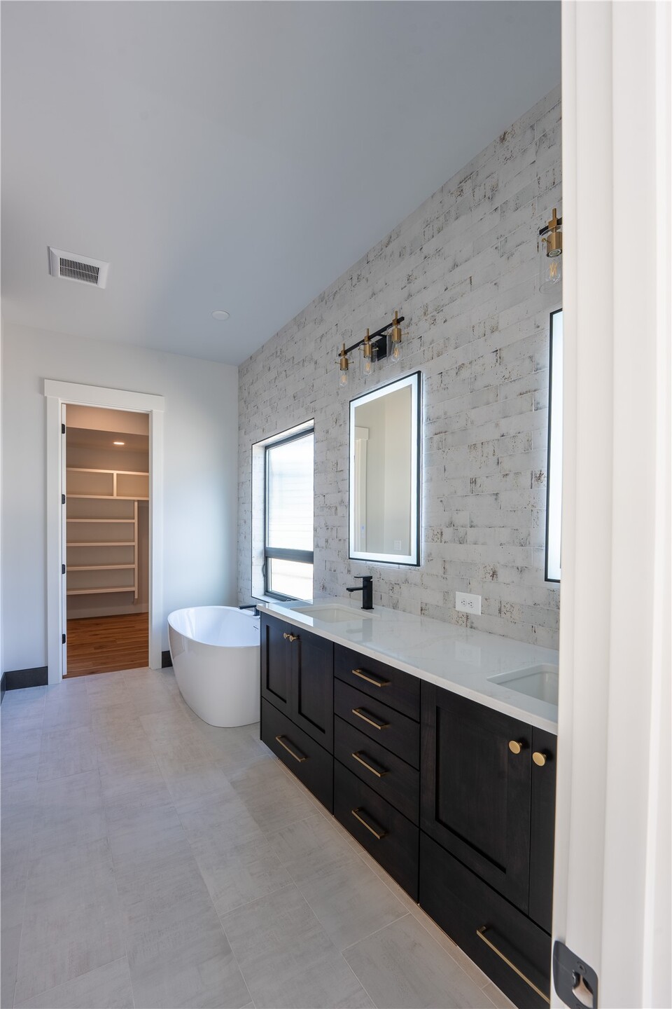 180 Chadwick St Property Photo 16