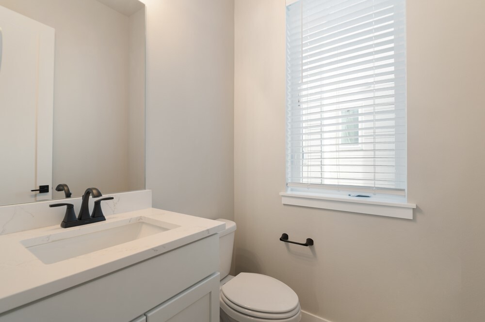 6613 S 128th Street Property Photo 4