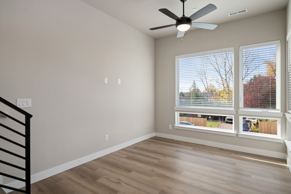 6613 S 128th Street Property Photo 11