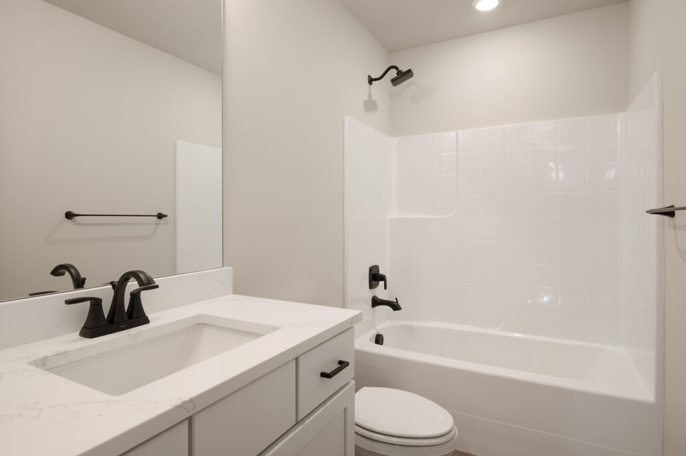 6613 S 128th Street Property Photo 14