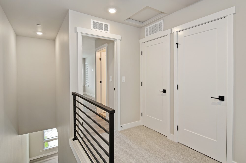 6613 S 128th Street Property Photo 15