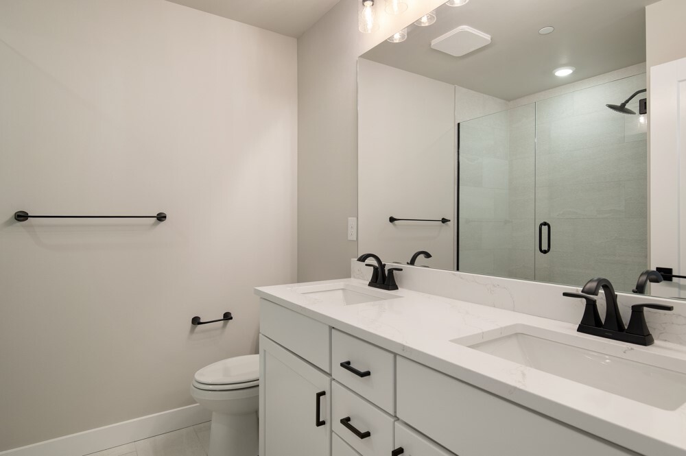 6613 S 128th Street Property Photo 17