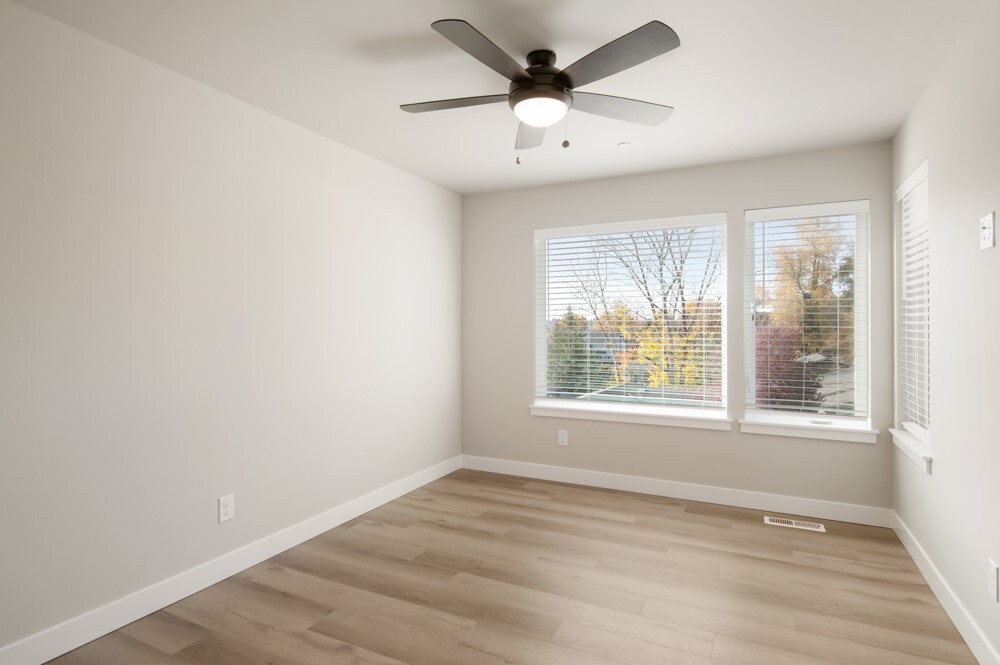 6613 S 128th Street Property Photo 19