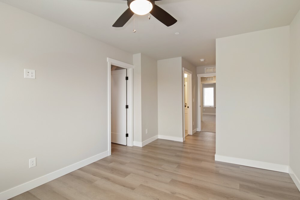 6613 S 128th Street Property Photo 20