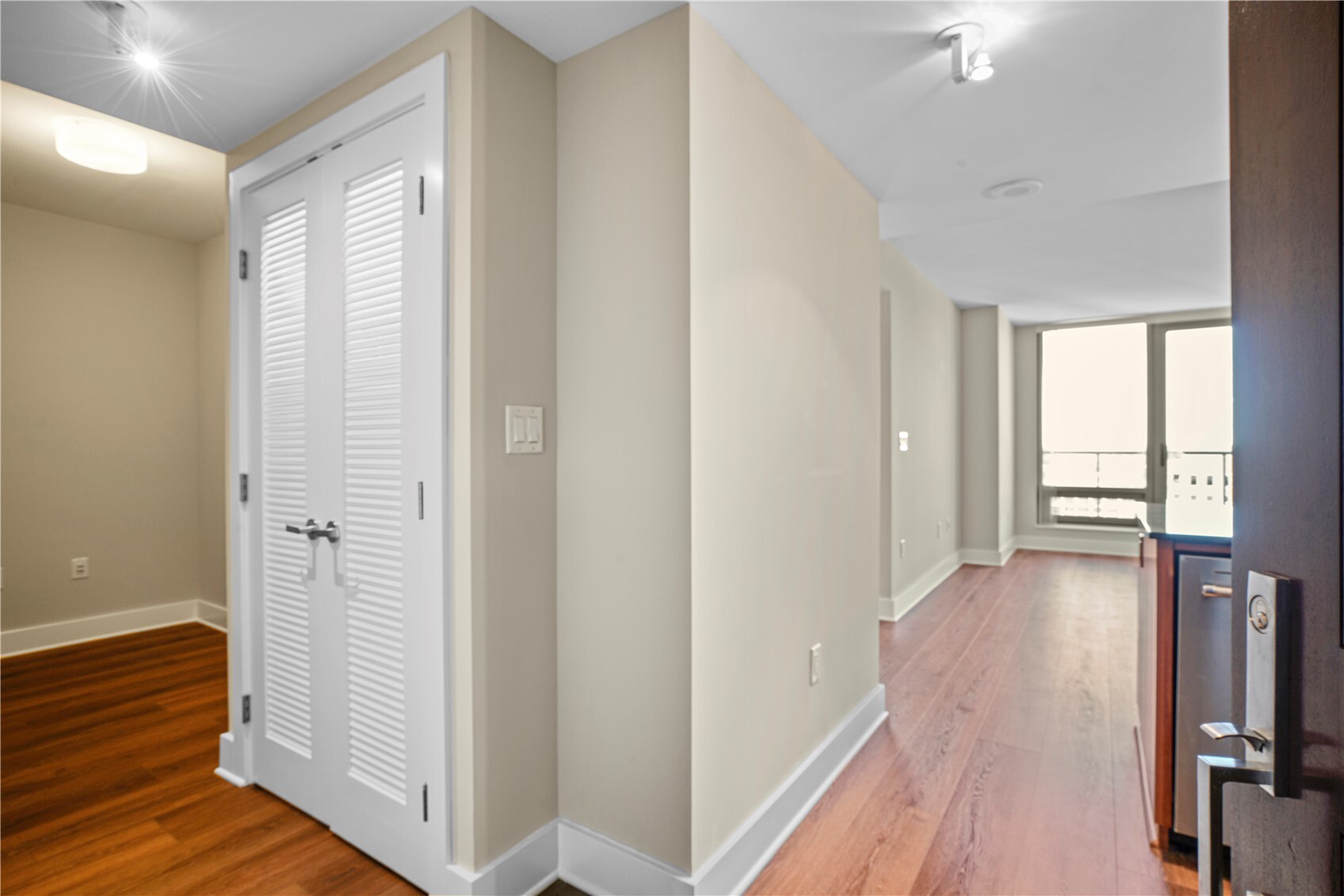 650 Bellevue Way 2907 Property Photo 8