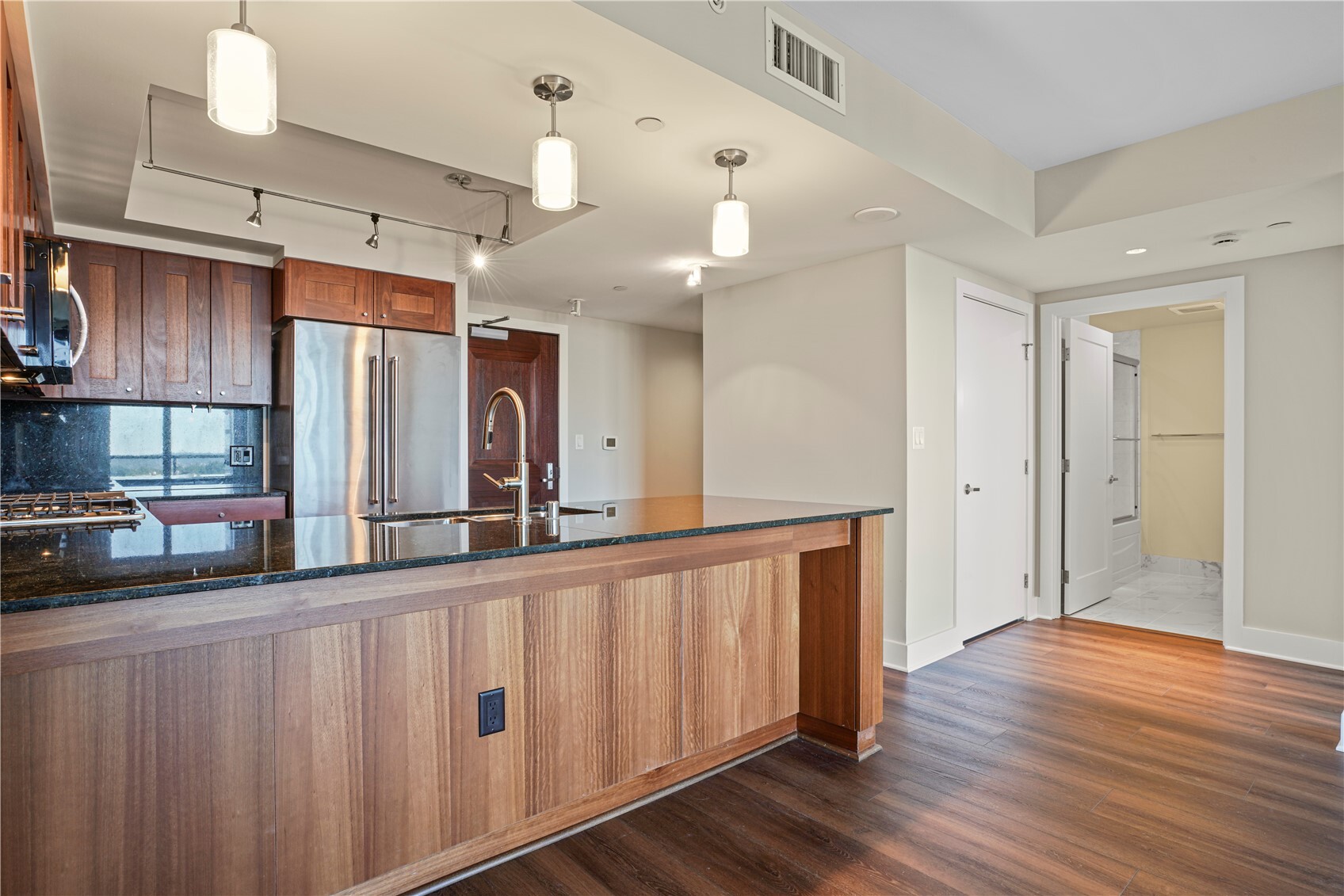 650 Bellevue Way 2907 Property Photo 13