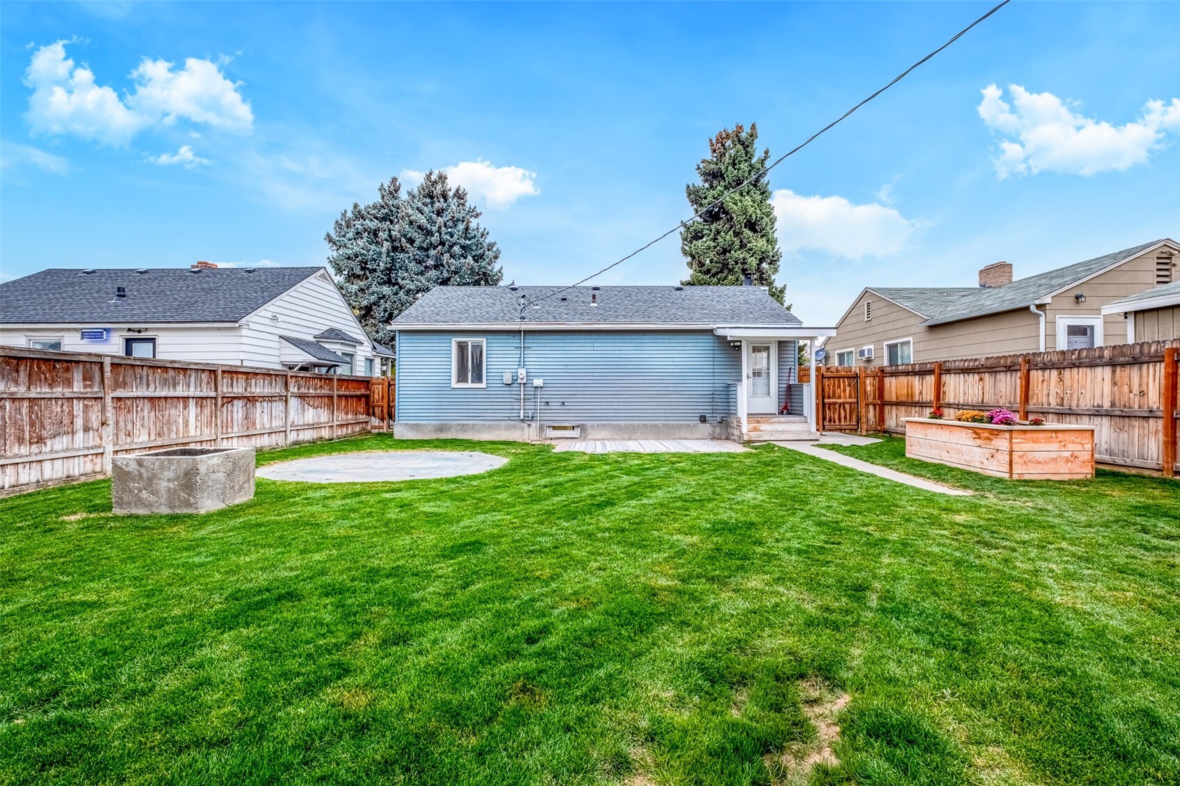 224 E Street Property Photo 5