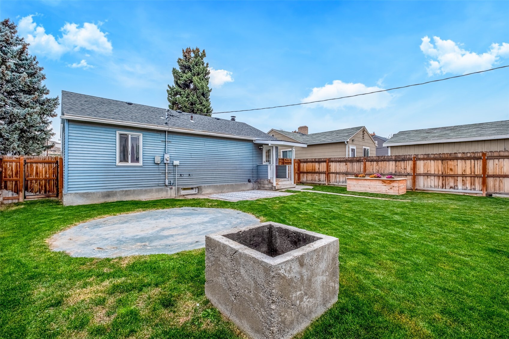 224 E Street Property Photo 6