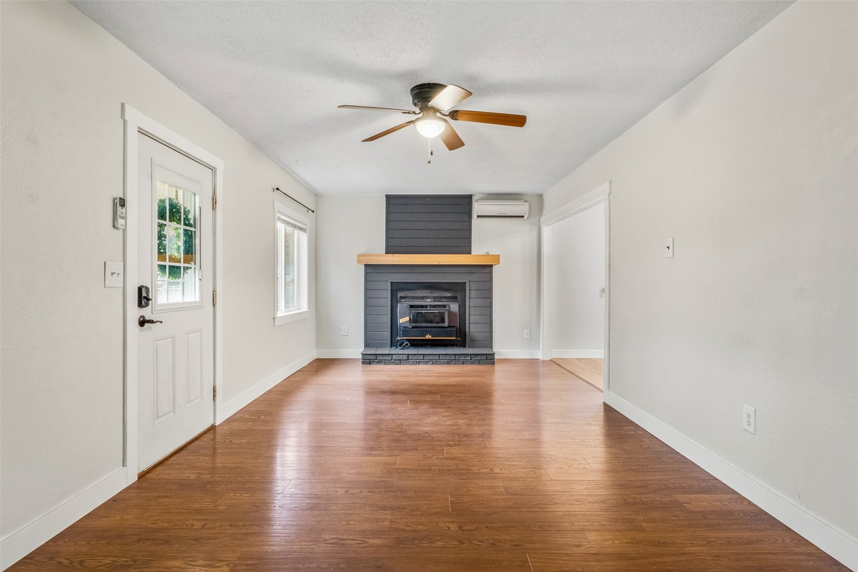 224 E Street Property Photo 8