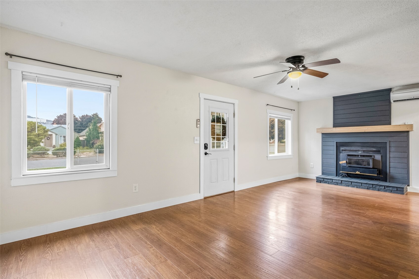 224 E Street Property Photo 9
