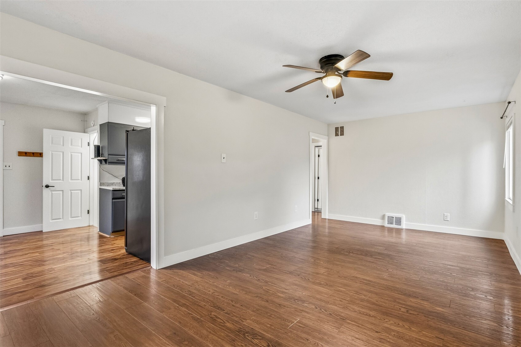 224 E Street Property Photo 11