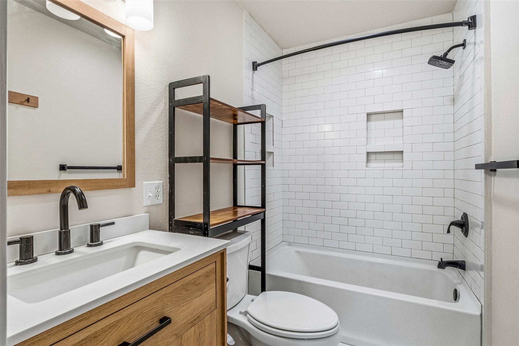 224 E Street Property Photo 21