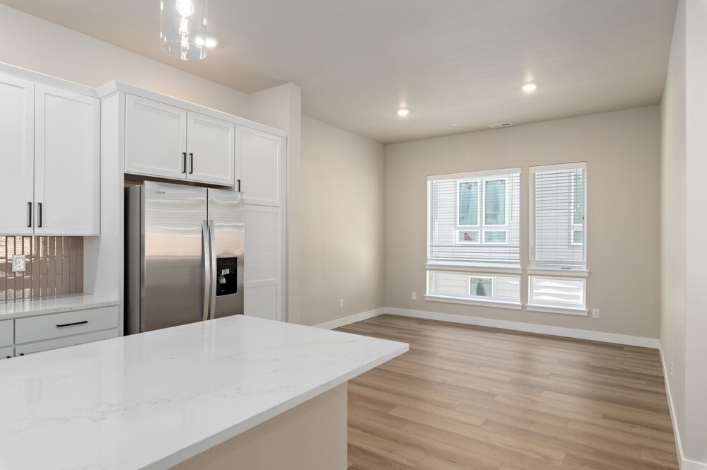 6609 S 128th Street Property Photo 10