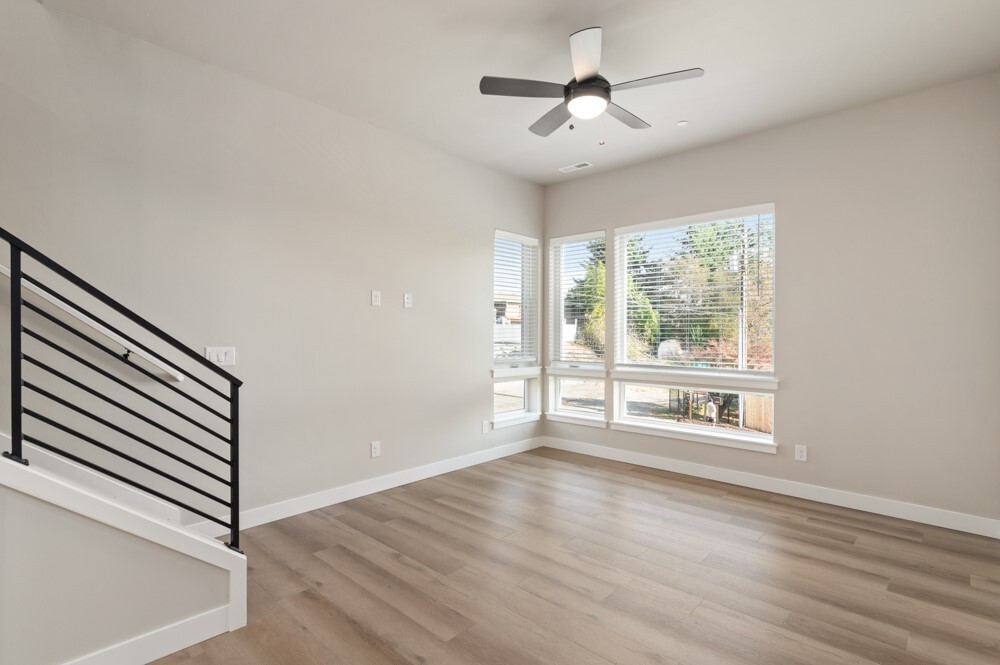 6609 S 128th Street Property Photo 16