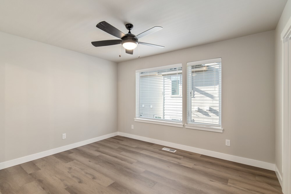 6609 S 128th Street Property Photo 21