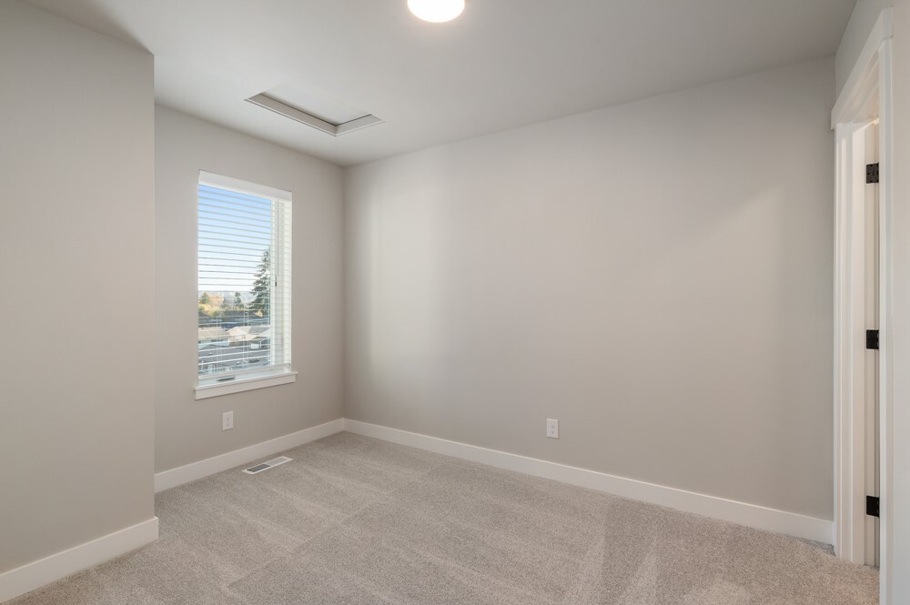6609 S 128th Street Property Photo 28